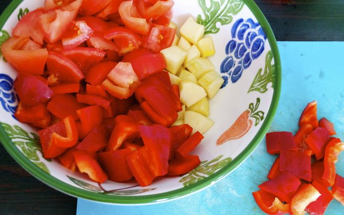 Холодный &amp;quot;красный&amp;quot; супчик с ароматной крошкой