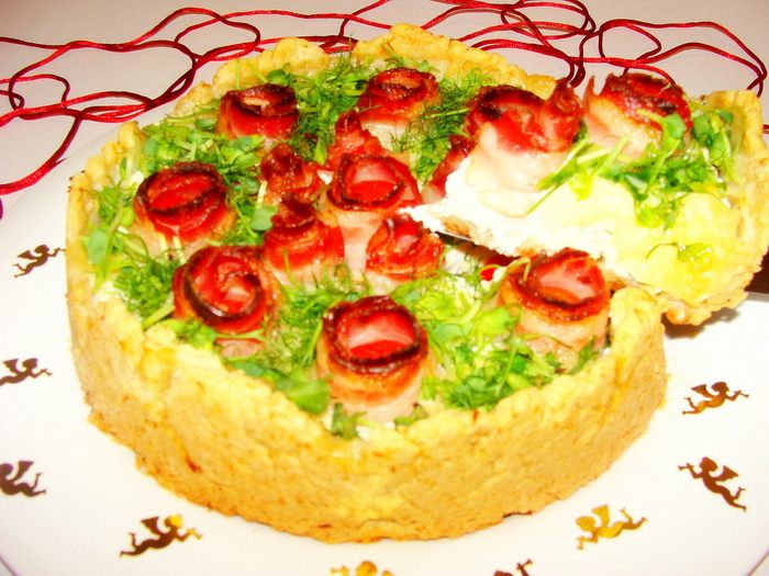 Киш &amp;quot;Сети Купидона&amp;quot; из лимонного теста с рикоттой, моцареллой и черри в беконе