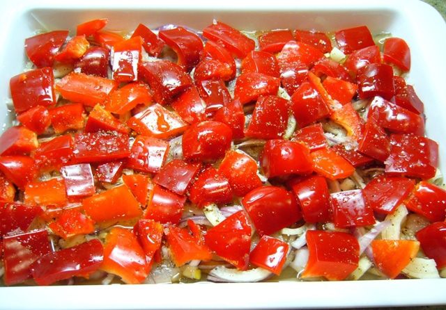 Креветки с грибами и рисовой лапшой