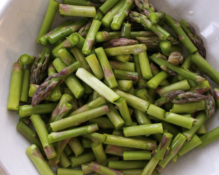 Ньокки с креветками и спаржей