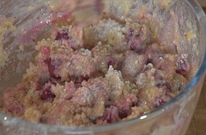 Миндальные маффины с вишней 