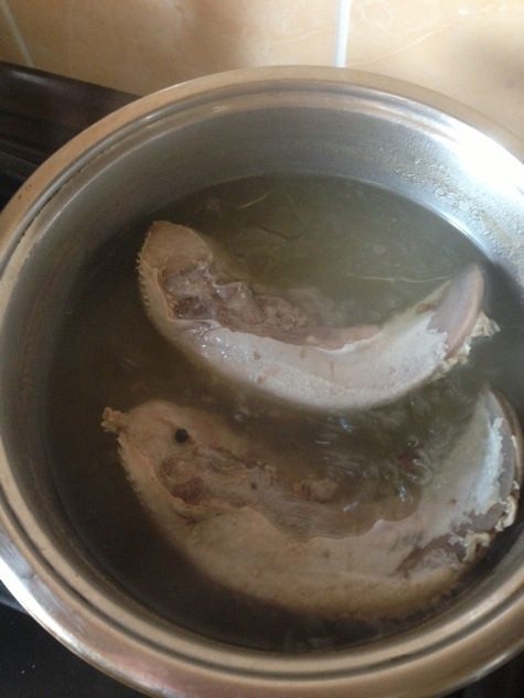 Язык под пикантным соусом 