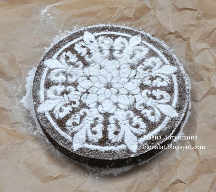 Черемуховый пирог с миндалем и грецкими орехами