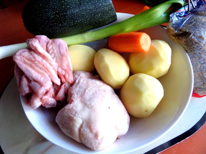 Суп на курочке с овощами и макаронами