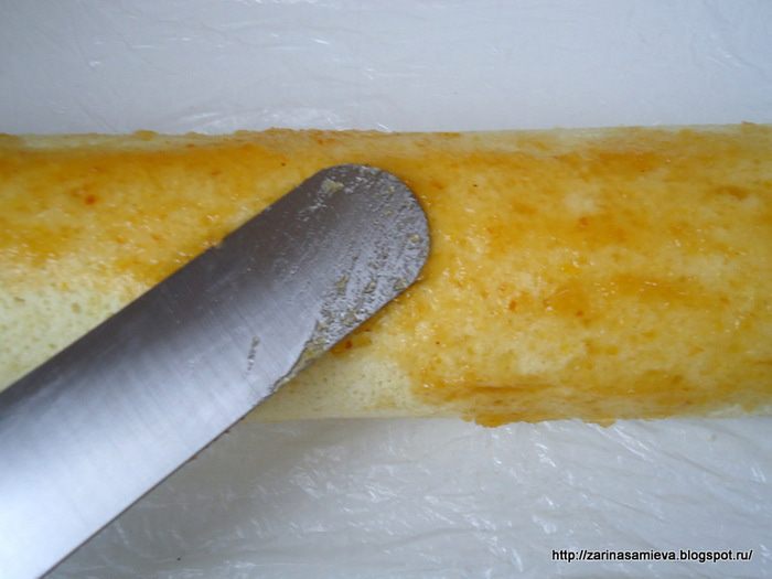 Рулет с яблочным повидлом