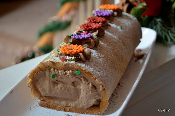 Рулет с пеканом и шоколадной начинкой