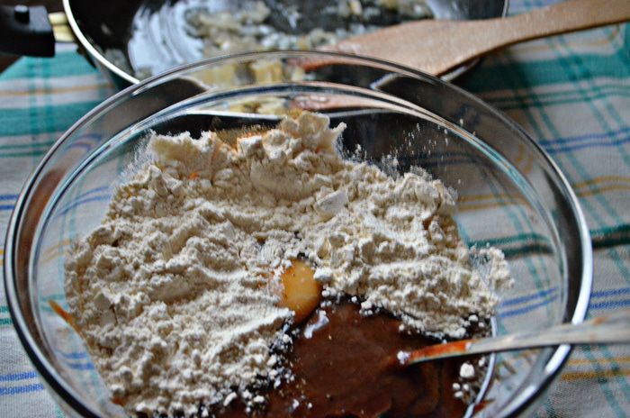 Печеночные оладьи в кабачках 