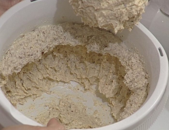 Ореховый торт со сливами