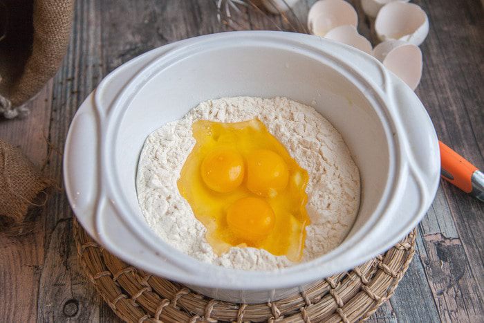 Блинный пирог с вишней и шоколадом