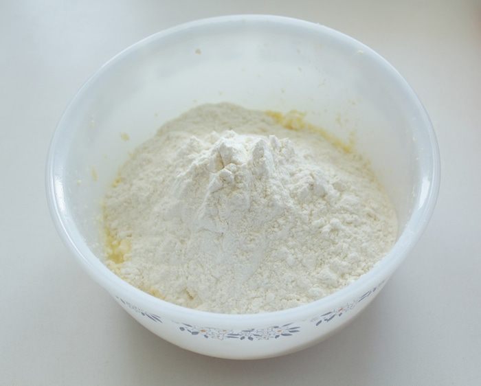 Тарт с ревенем и миндальным кремом