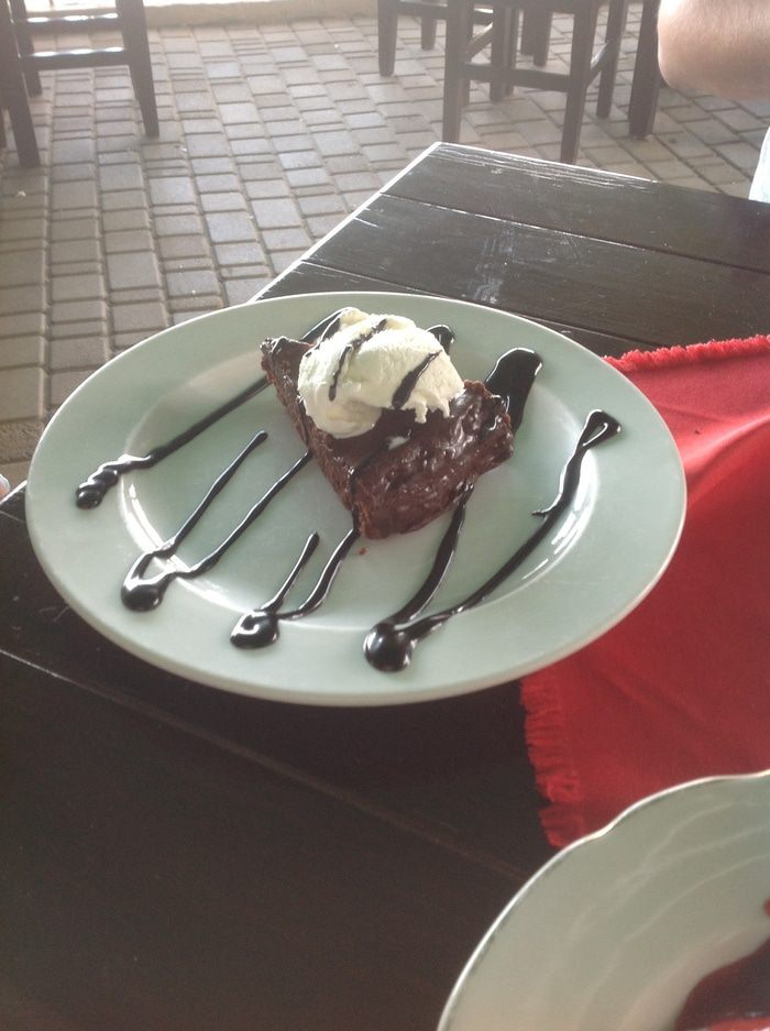 Шоколадный торт с миндалем