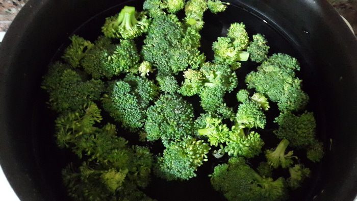 Курица запеченная с брокколи и сыром