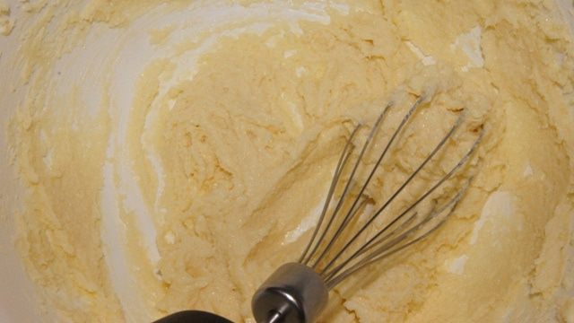 Шоколадные капкейки с заварной меренгой