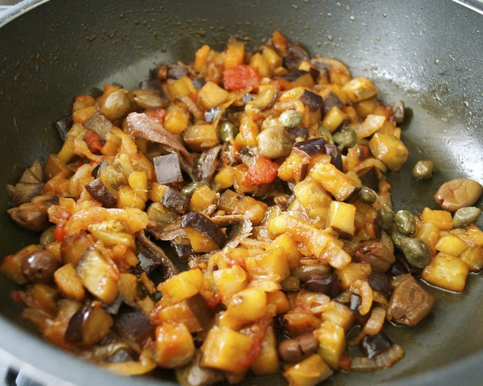 Ракушечная паста с соусом Капоната