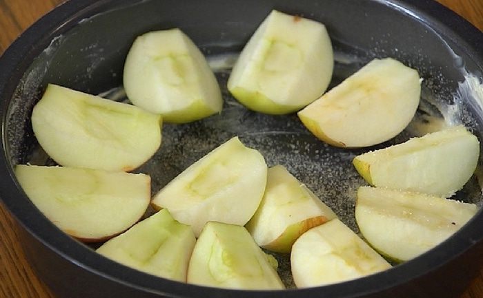 Яблочный пирог на простокваше