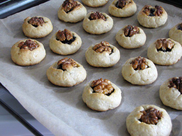 Печенье с черносливом и грецким орехом
