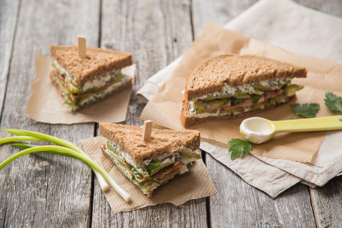 Сэндвич с фетой и беконом