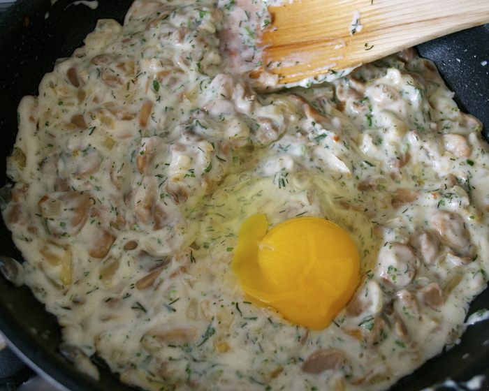 Блинчатые пирожки, панированные в тесте