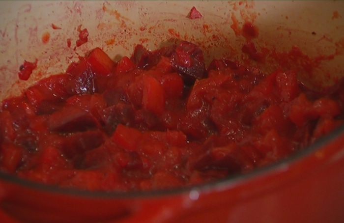 Свекольный суп с фрикадельками