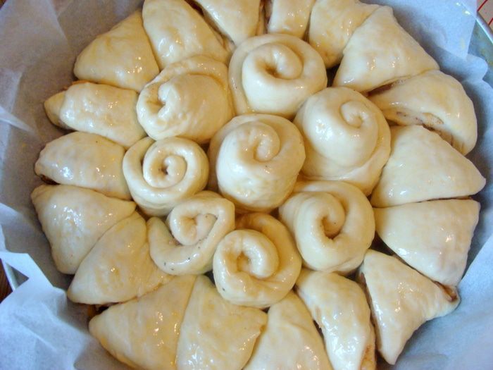 Медовый пирог с карамелизированными яблоками и корицей