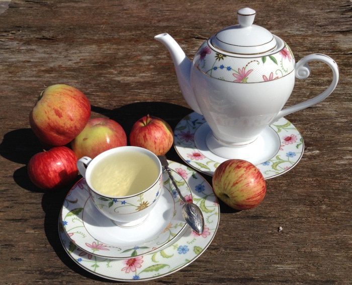 Цветочно-яблочный напиток