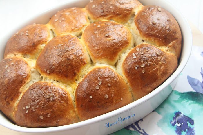 Каштановые булочки с брусникой