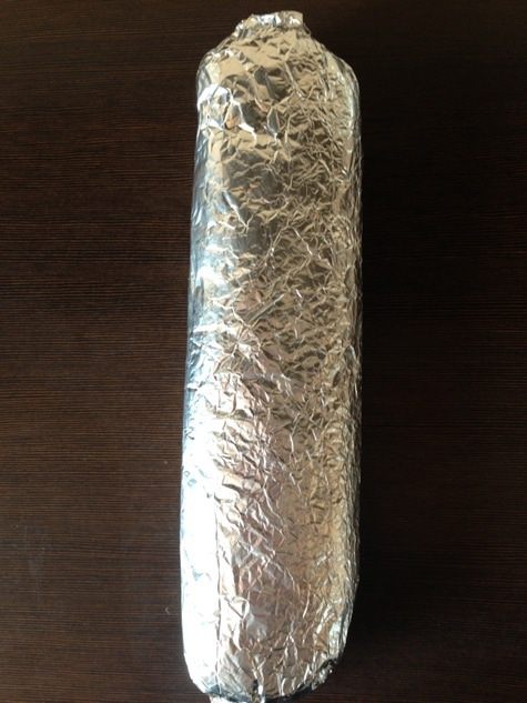 Куриный рулет с омлетом и охотничьими колбасками