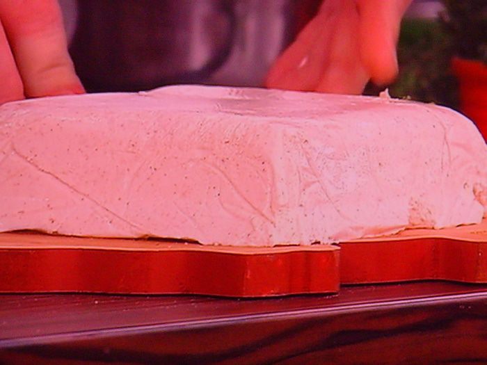 Сырный террин в орехах и зелени