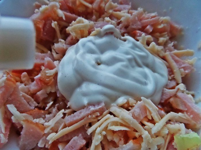 Блины с ветчиной, запечённые под сыром