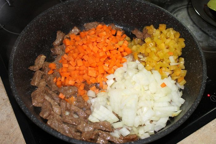  «Шляпы разбойников» с мясным рагу