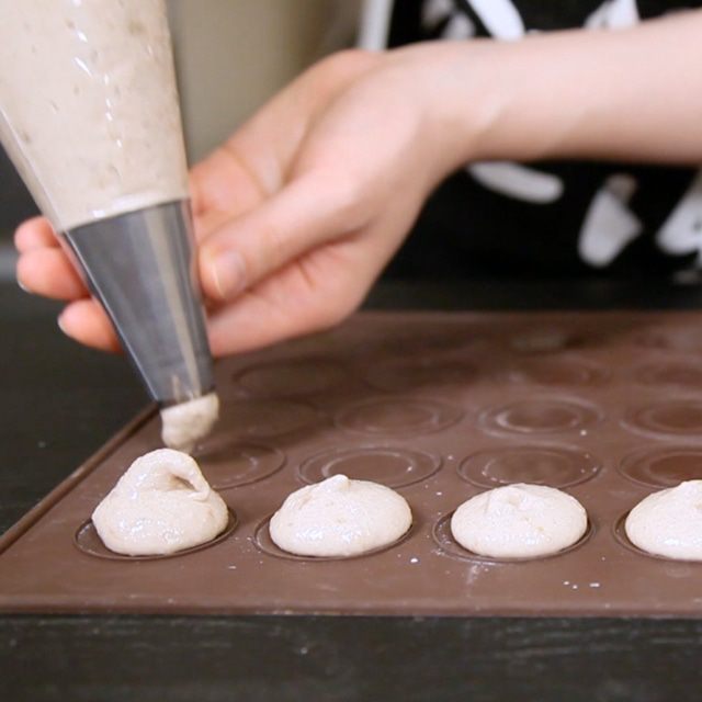 Макаронс с шоколадной начинкой