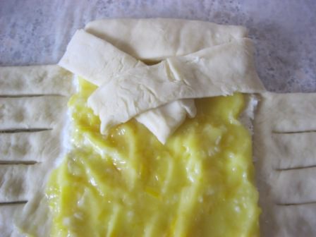 Пирог-косичка со сливочно-лимонной начинкой