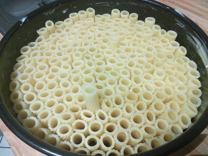 Пирог из ригатони с соусом болоньезе 