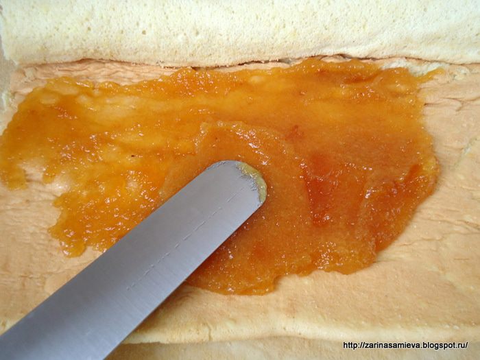 Рулет с яблочным повидлом