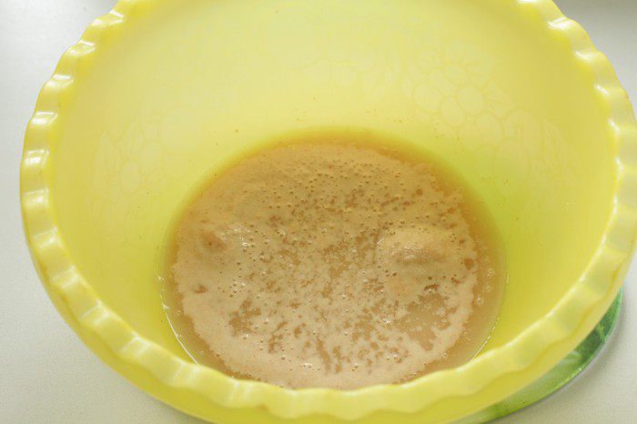 Хлеб с тыквой, чесноком и перцем