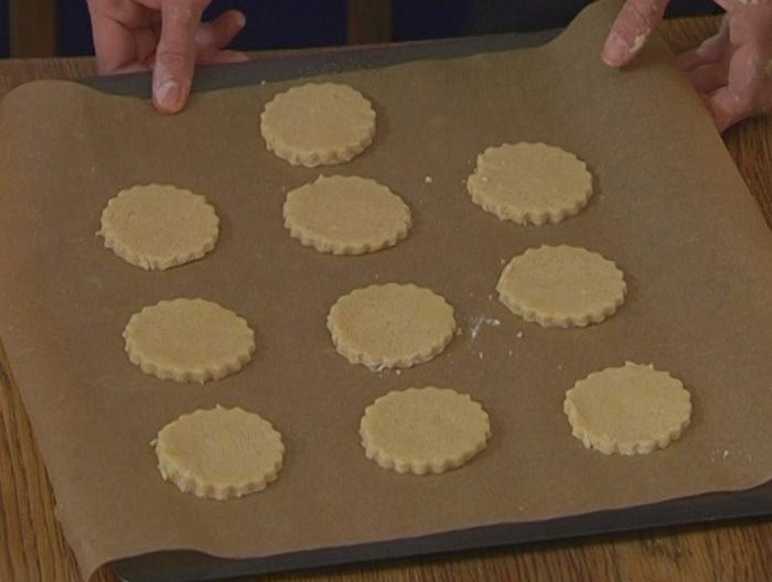 Печенье с малиновым джемом