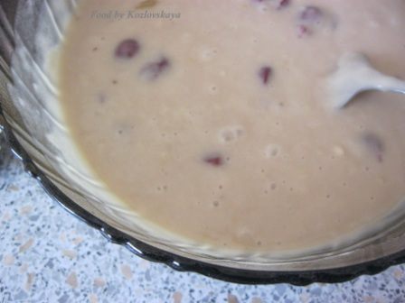 Летние кексы с вишней на сыворотке