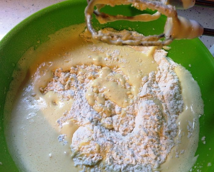 Кекс на апельсиновом соке в шоколадной глазури (Çikolatalı portakallı kek)