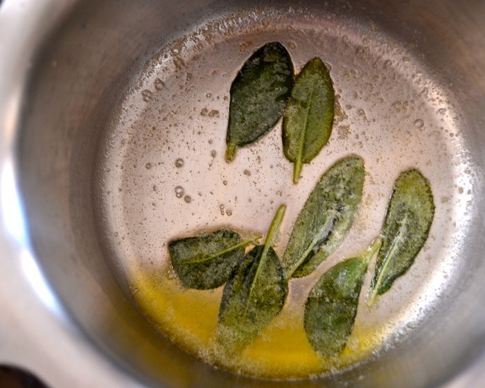 Картофельный рулет со шпинатом