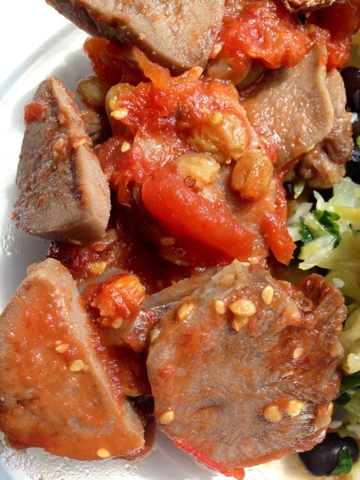 Язык под пикантным соусом 