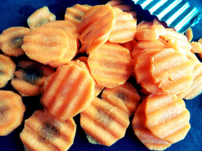 Тёплый овощной салат с рыбой и пастой