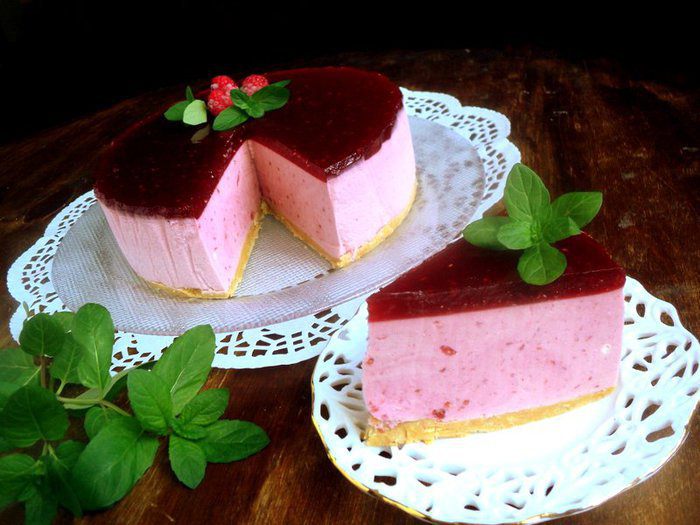 Торт-суфле с малиной