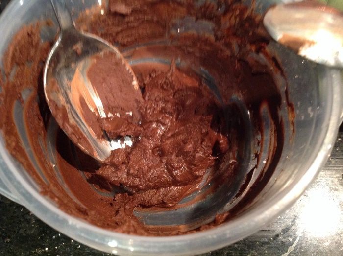 Шоколадный торт с ежевикой и малиной