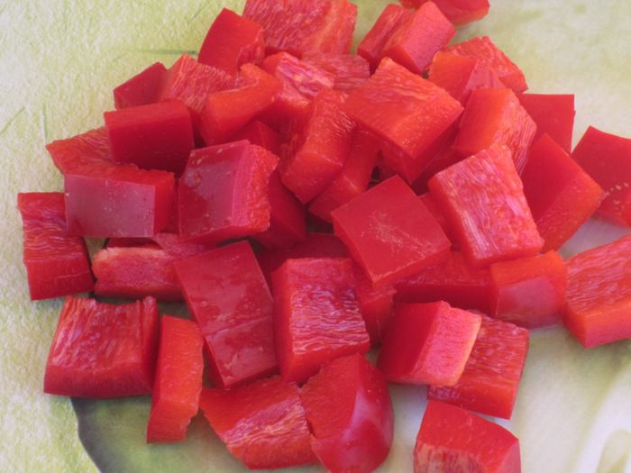 Салат с семгой и сладким перцем