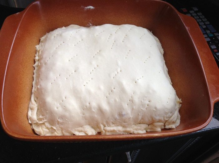 Пирог с индейкой и лисичками