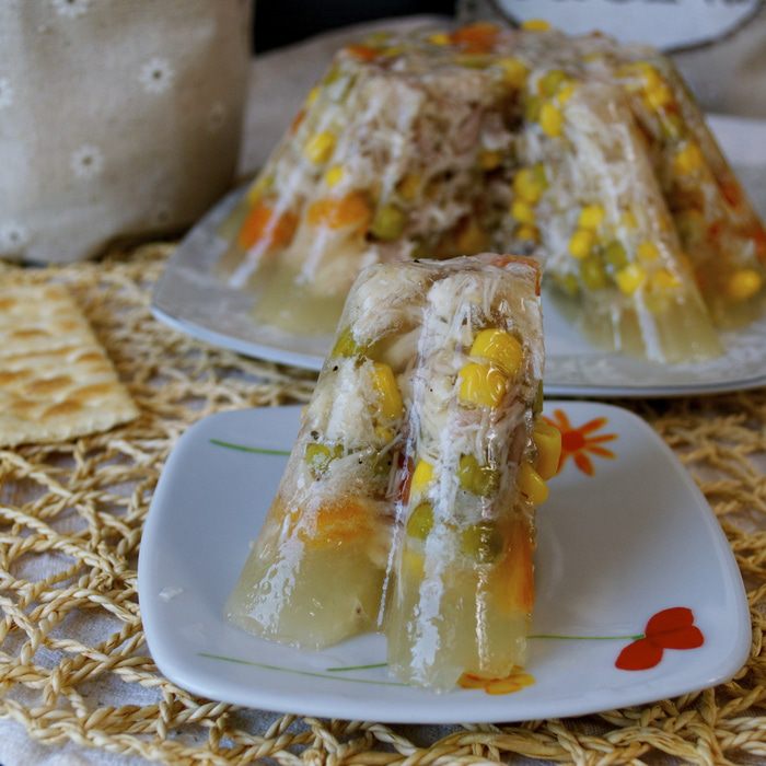 Аспик из курицы и овощей