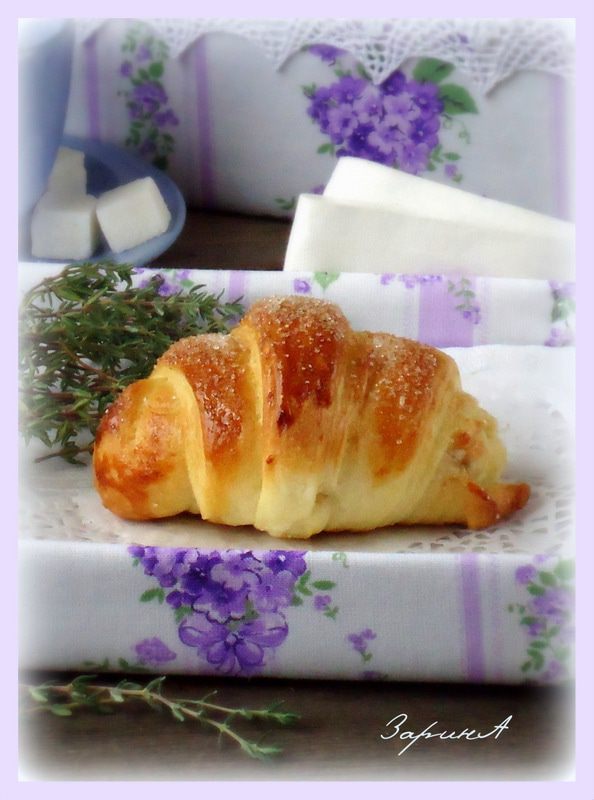 Булочки слоеные с джемом и вареной сгущенкой