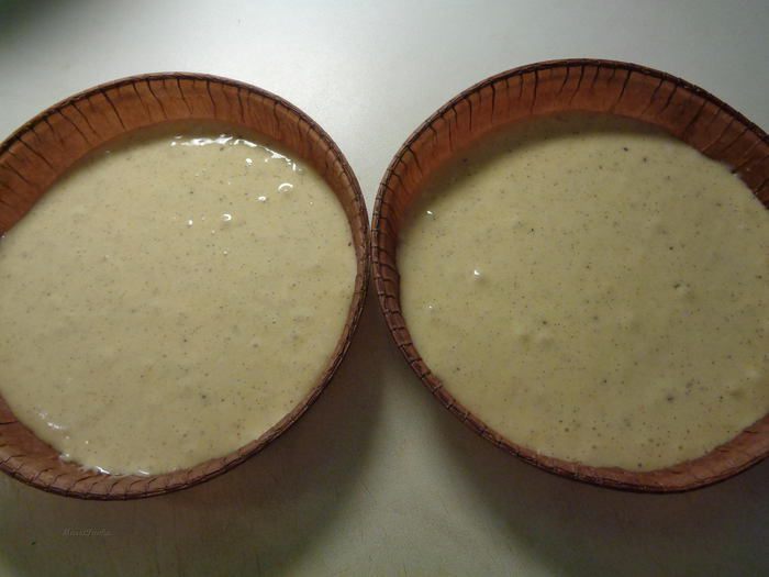 Шарлотка с ревенем, вяленой вишней и пряностями