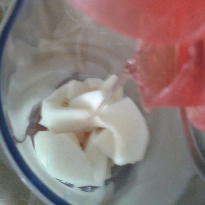 Молочный коктейль с грушей и корицей