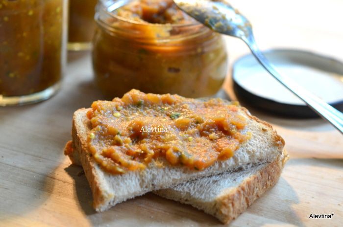 Пряная баклажанная икра